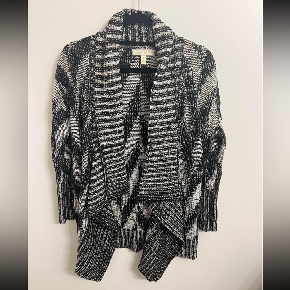Women’s Waterfall chevron black and white cardigan sweater - Small